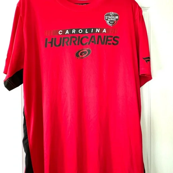 Men’s Carolina Hurricanes Red Jersey Quick Dry Shirt Size XL - Picture 1 of 2